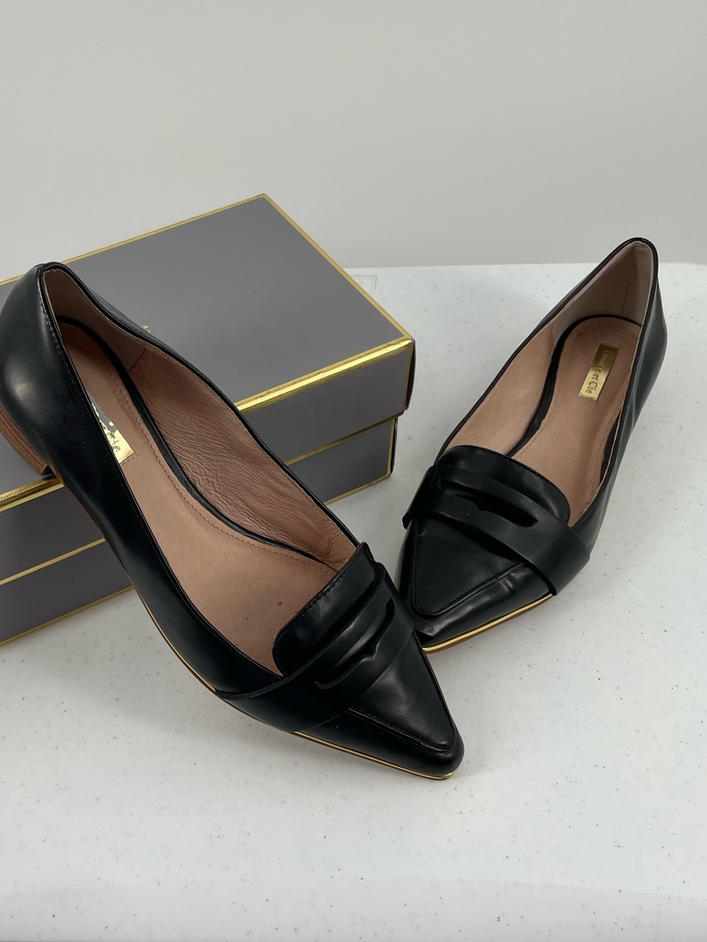Louise et Cie Black Leather Lo-Duvalia Pointed Toe Loafers Size 8M